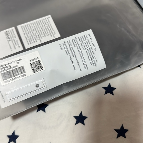 Lululemon always in motion 7 pack 5” length - Picture 2 of 5